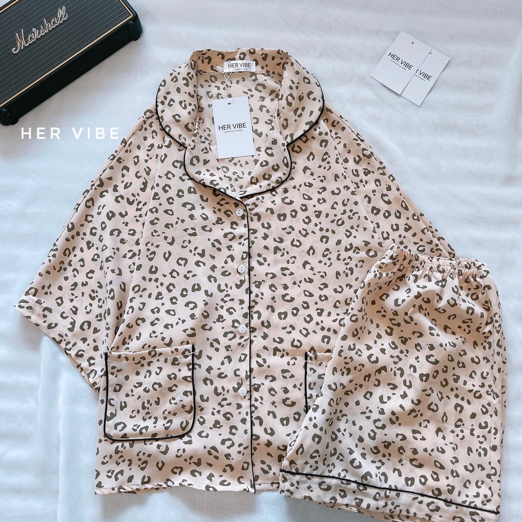 Bộ đồ pijama bộ ngủ nữ lụa đẹp set pyjama lụa nữ áo cộc quần ngắn siêu mát mềm trái tim hồng, bò sữa, da báo | BigBuy360 - bigbuy360.vn