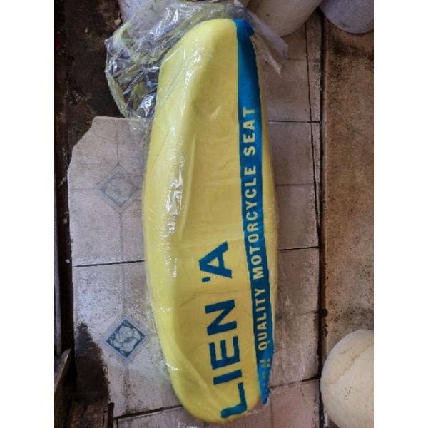 Mút yên xe Jupiter đời đầu