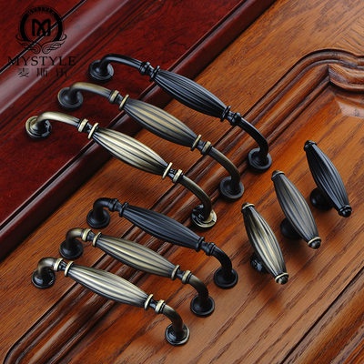 Cửa tủ Mỹ Kéo tay màu đen tủ đơn giản Châu Âu tủ quần áo ngăn kéo cổ đồng tay nắm cửa Vintage phần cứng