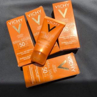 KEM CHỐNG NẮNG VICHY