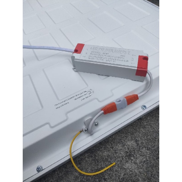Đèn Led Panel Tấm Vuông 600 x 600 60W âm trần thạch cao sáng thẳng ở giữa tăng phô nhựa lắp nhà xưởng văn phòng