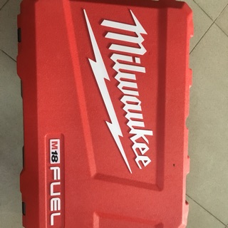 Thùng đựng milwaukee m18: khoan + vít + 2 pin + sạc