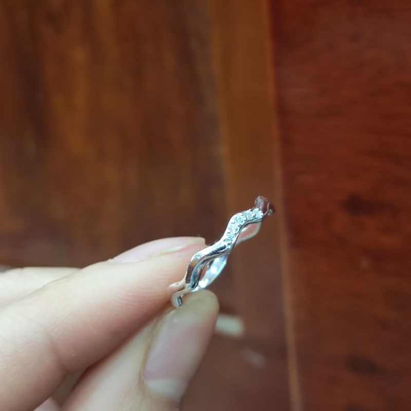 Nhẫn bạc Nhẫn sóng nhỏ bạc ta Van Jewelry V10005