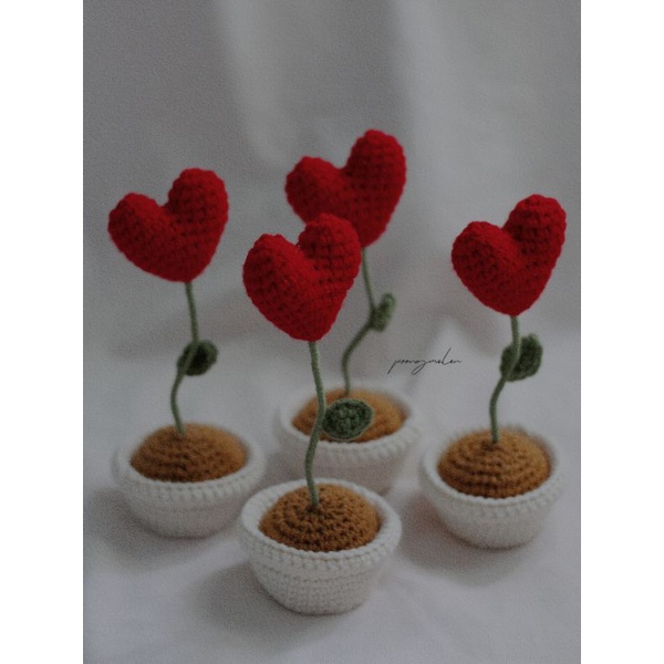 Hoa handmade - hoa trái tim / Heart Crochet Tree.