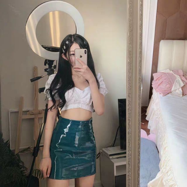 🎀SẴN_Chân váy da bóng kính mượt kèm quần đùi trong | BigBuy360 - bigbuy360.vn