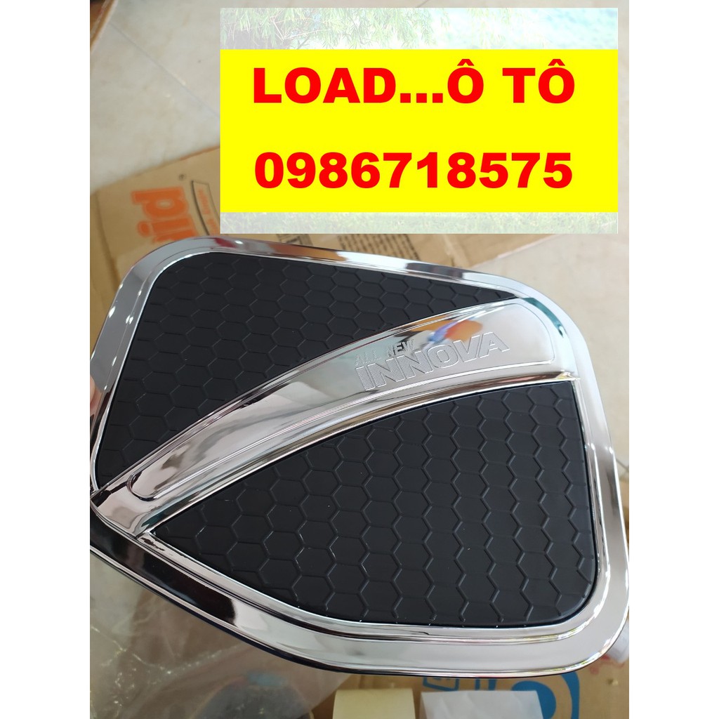 Ốp Nắp Bình Xăng Toyota Innova 2022-2017 Cao Cấp