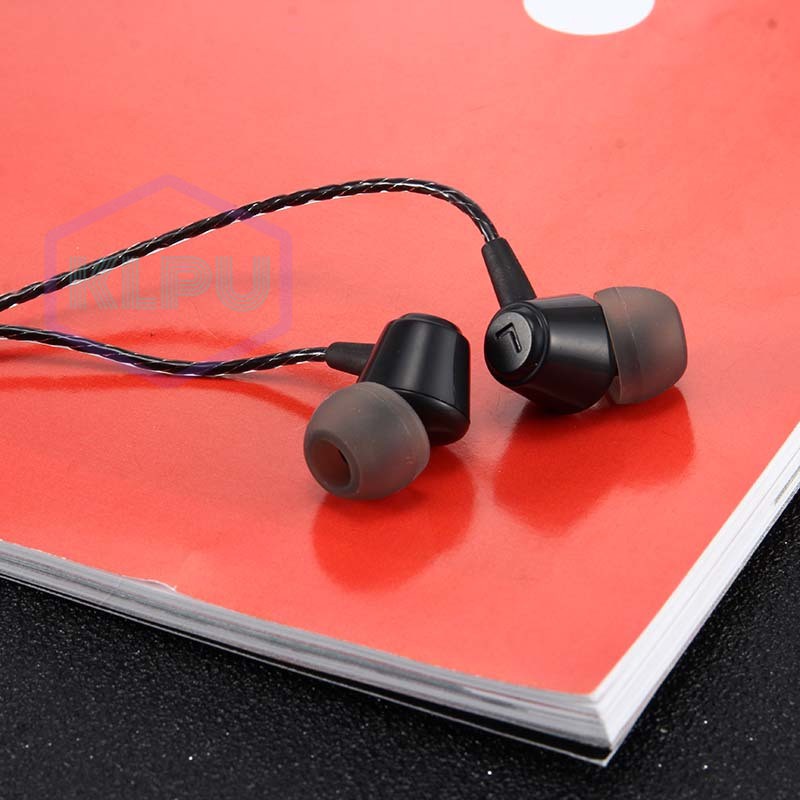 Universal Earphone 3.5mm Earbud Headset for Samsung Huawei Xiaomi Meizu MP3 MP4 Players