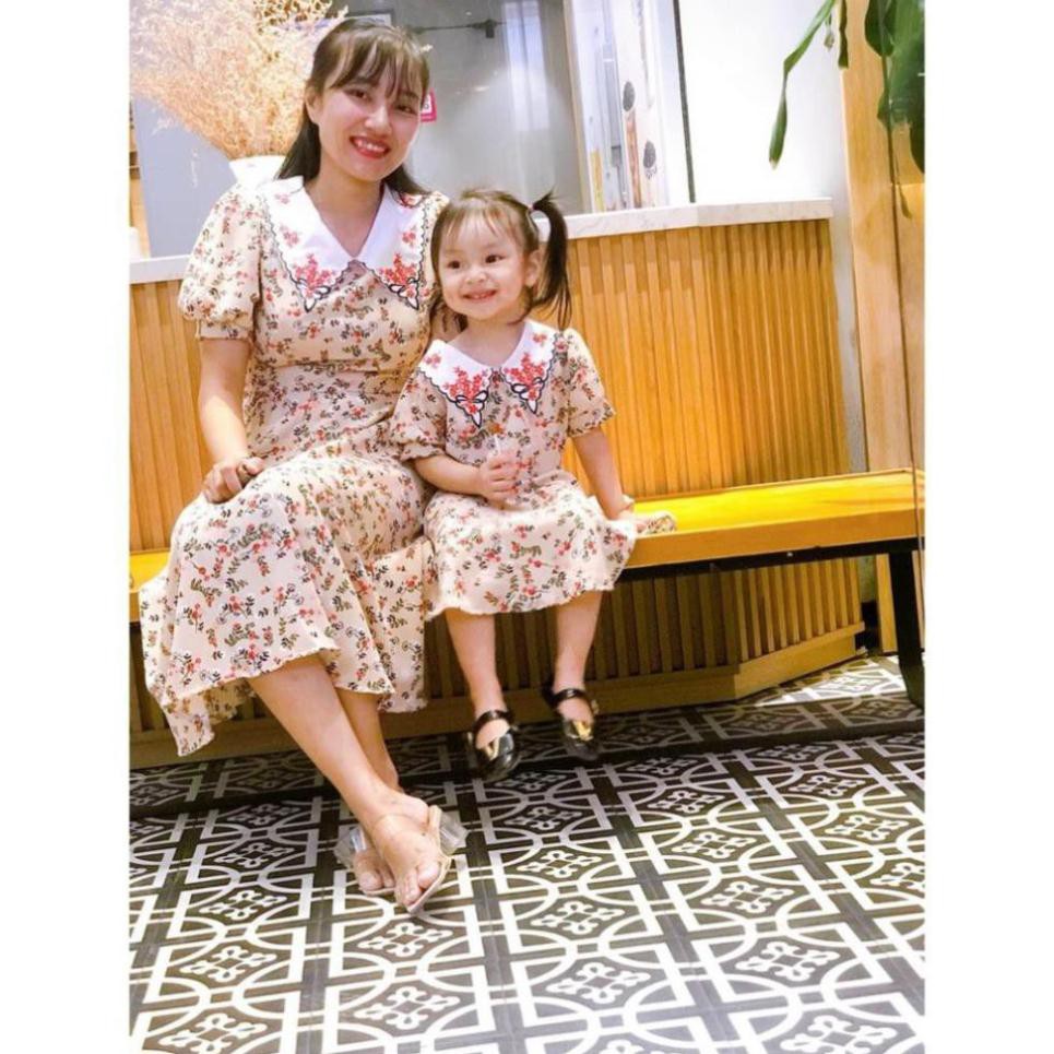 Set Đồ đôi mẹ và bé đầm kem hoa nhí siêu xinh