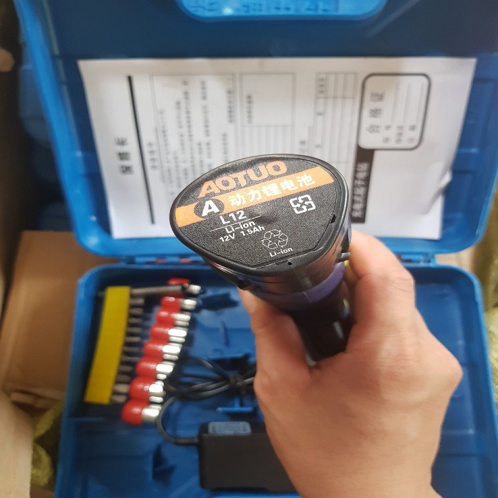 Máy khoan vặn vít không dây tốc độ có đảo chiều Aotuo 12V - Tặng kèm bộ 20 mũi vít