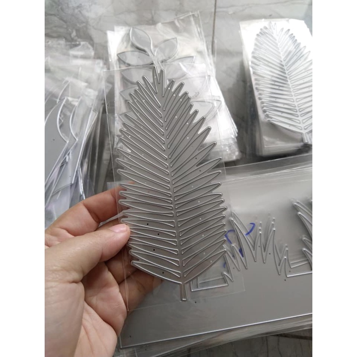 K19 - Khuôn Kim Loại Cắt Hình Lá Dừa