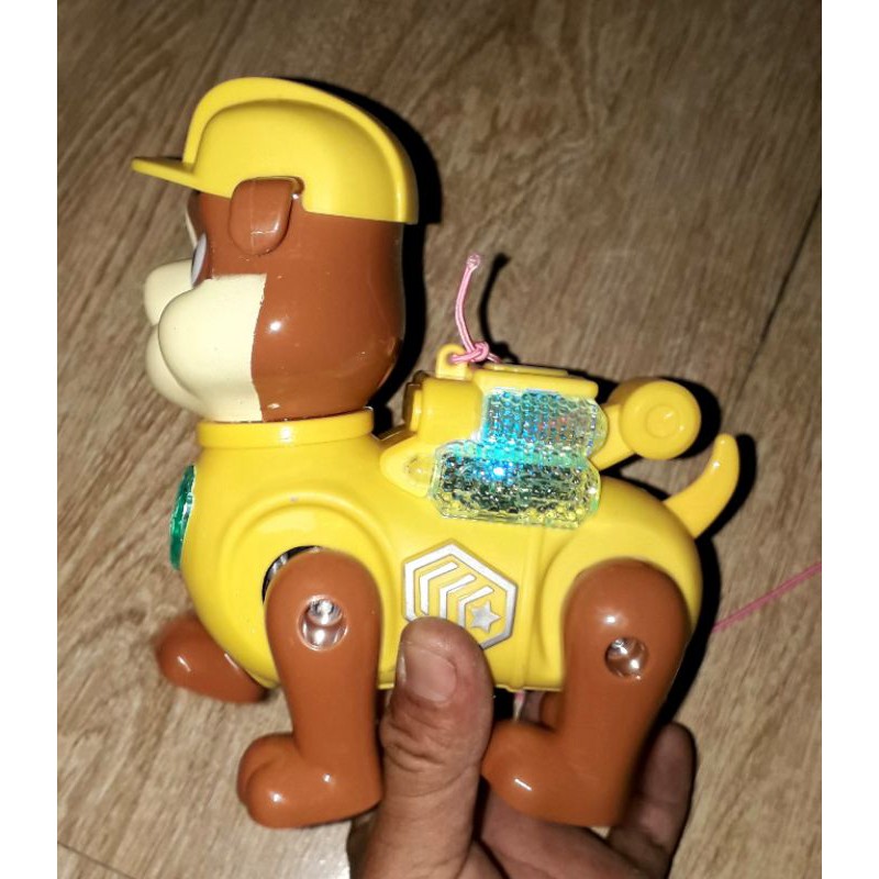 Chú Chó Paw đi dạo có nhạc và đèn led rất đẹp bằng nhựa tặng kèm pin
