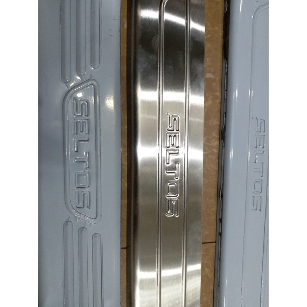 Bộ 8 nẹp bước chân Trong + Ngoài Inox Cho xe Kia Seltos