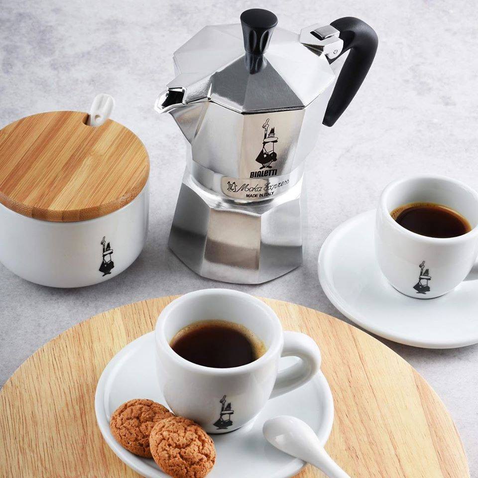 Ấm pha cà phê Bialetti Moka Express, 6 Cups - Made in Italy