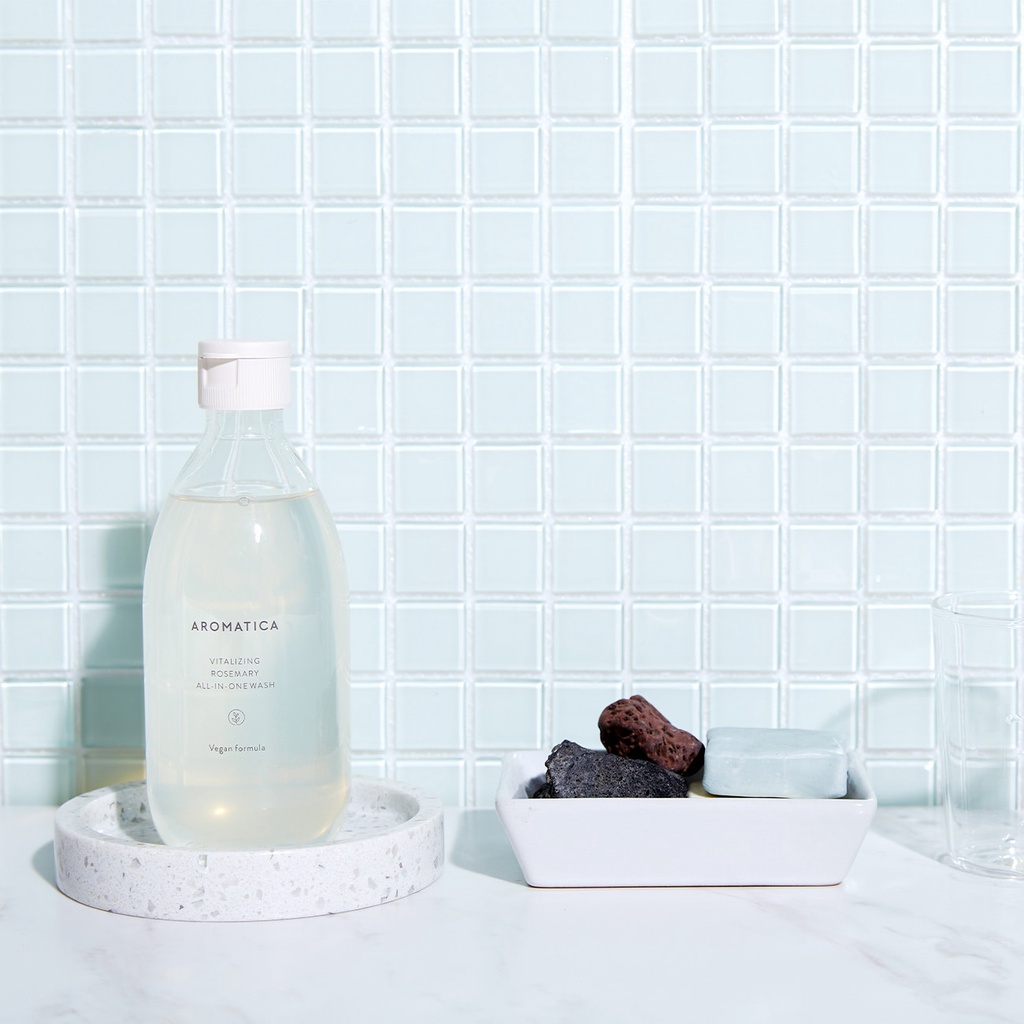 Chai sữa tắm hương thơm hoa hồng tất cả trong một 300ml