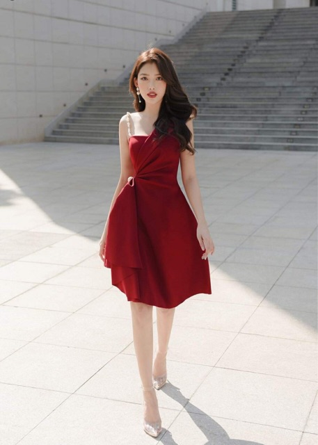 [kem video that] đầm lệch vai một bên dây chuỏi đính cườm eo siêu xinh | BigBuy360 - bigbuy360.vn