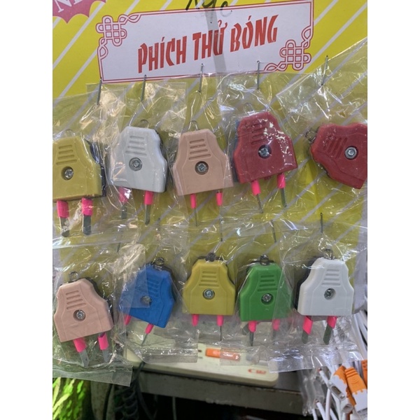 phích thử bóng đèn. có đèn led báo