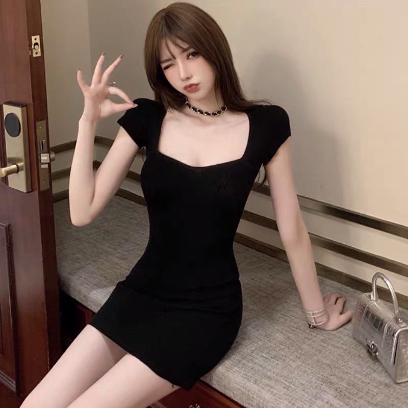 VÁY DỆT KIM CỔ VUÔNG LƯỢN SÓNG