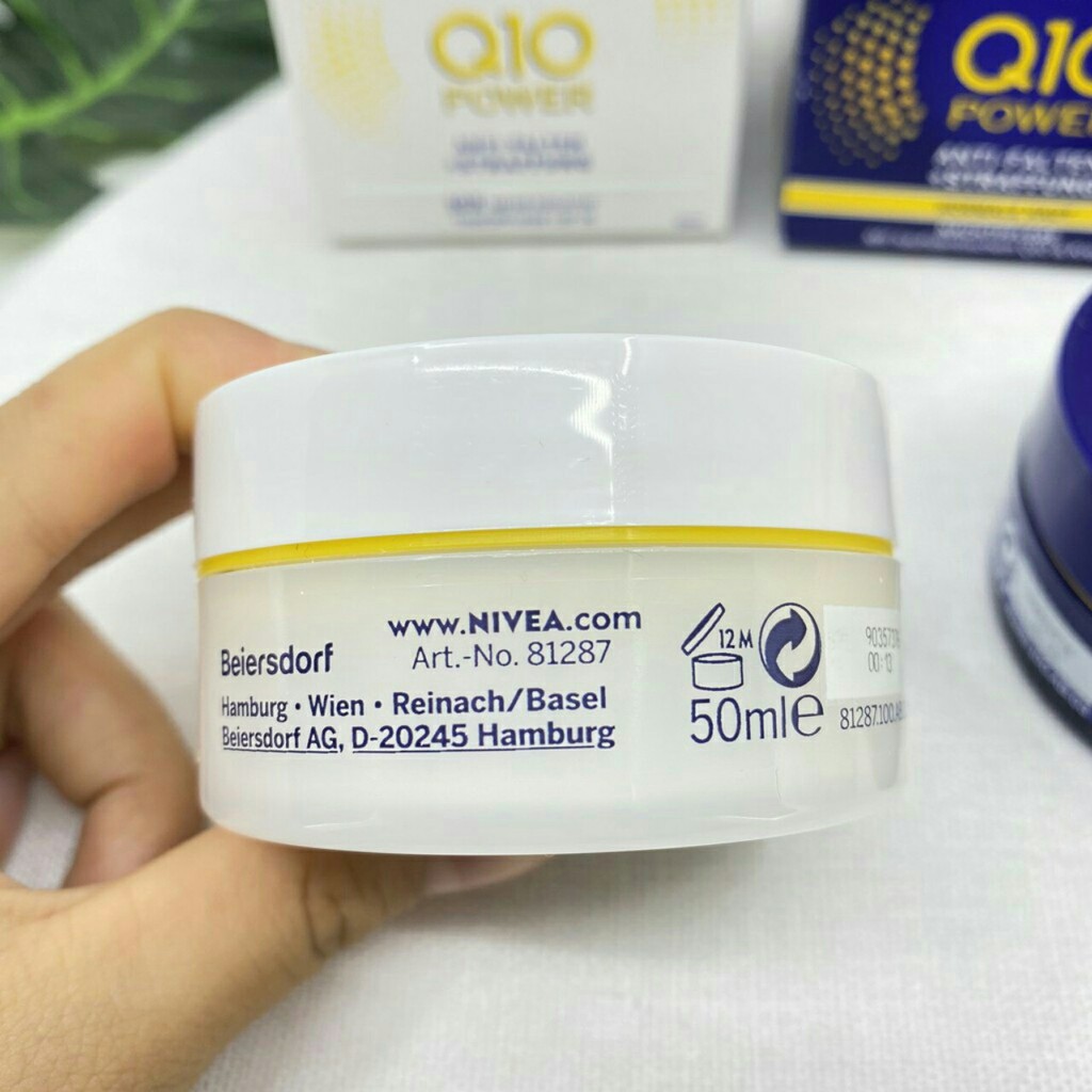 Cặp kem dưỡng da ngày đêm Nivea Q10 Power 50ml của Đức dưỡng da chuyên sâu, chống lão hóa.