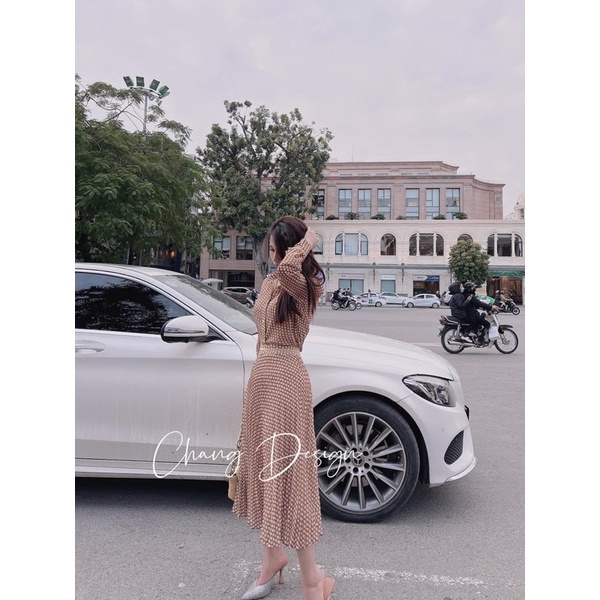 Set áo sơmi hoạ tiết + chân váy dập ly