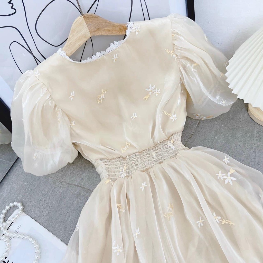 Đầm thiết kế bo chun nền hoa thêu sang trọng tơ ánh kim