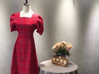 Đầm kẻ tay phồng korea