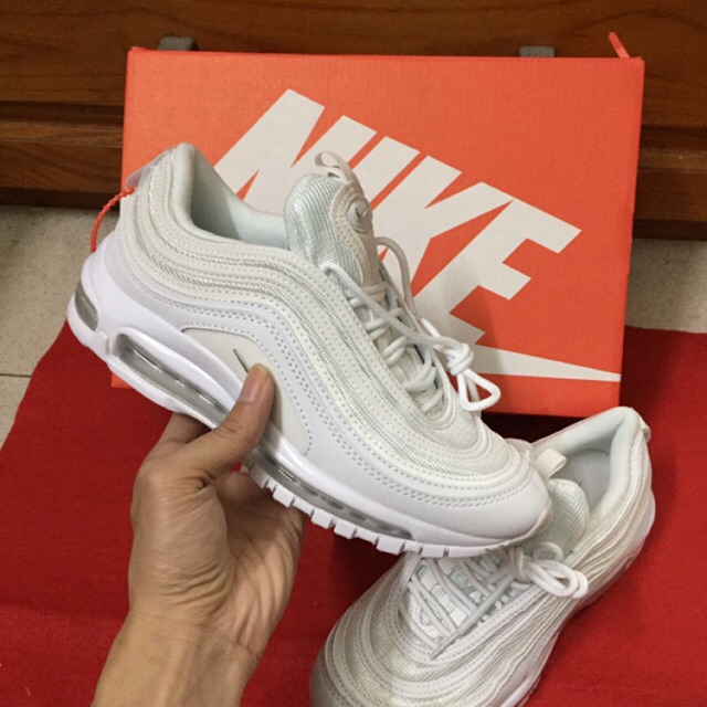 Giày air max 97( full trắng- phản quang- full box- tặng kèm móc khoá)