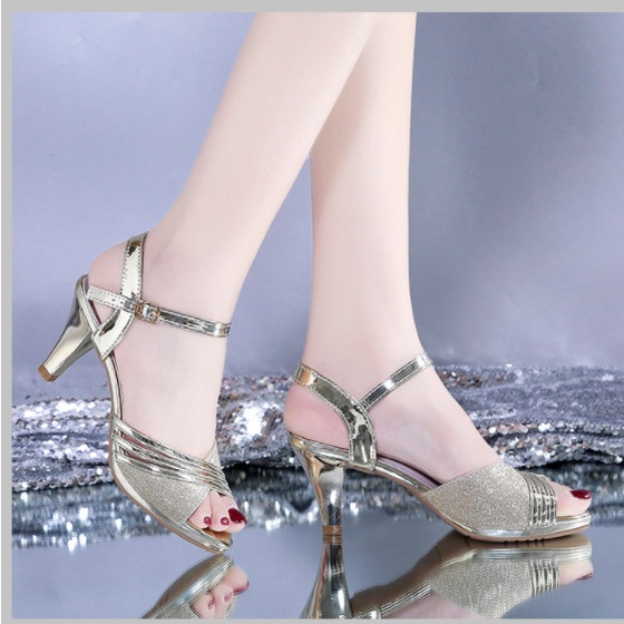 Giày sandan gót sơn khiêu vũ