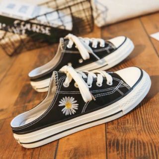 Giày sục hoa cúc nữ mới