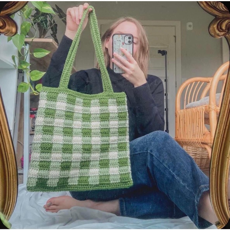 Túi xách kẻ bằng len handmade