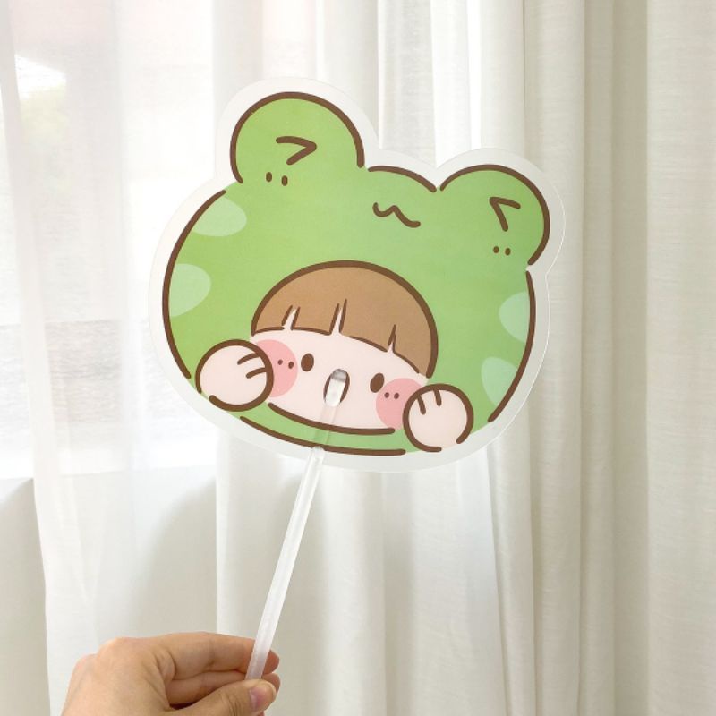 Quạt Nhựa Mini Cầm Tay Hình Nhân Vật Hoạt Hình Dễ Thương