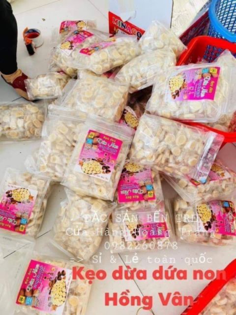 Kẹo dừa dứa non cuộn bánh tráng Hồng Vân - Túi 500G