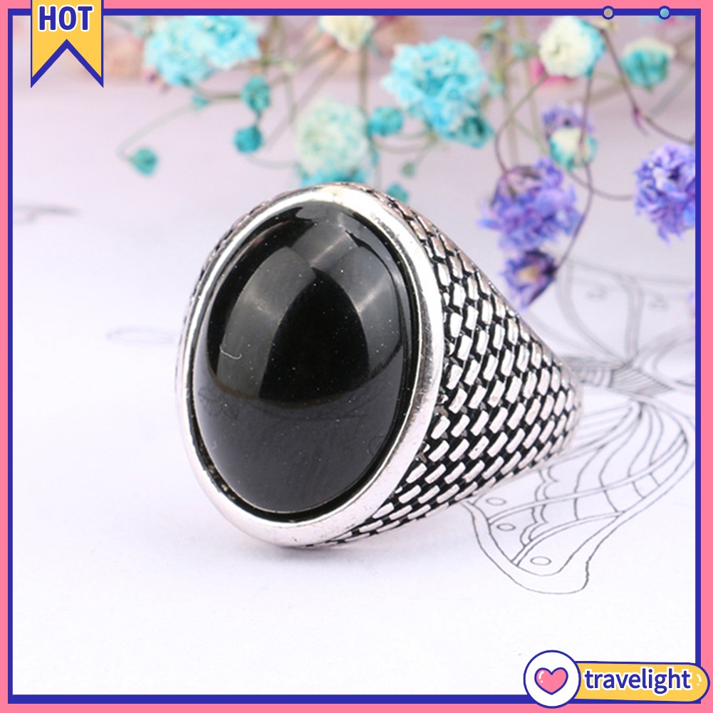 Nhẫn đính đá hình oval phong cách cổ điển dành cho nam