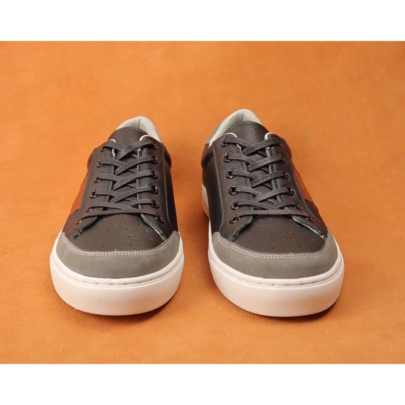 Giầy nam da màu đen kiểu dáng Sneaker năng động, thể thao