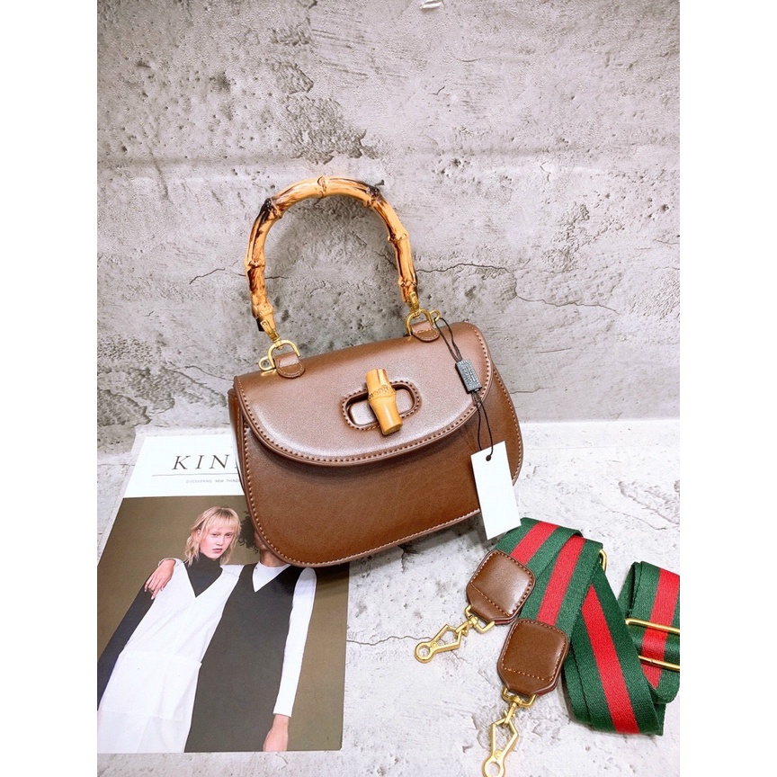 Túi xách nữ đeo chéo quai khóa trúc mẫu mới Hot Trend 2022