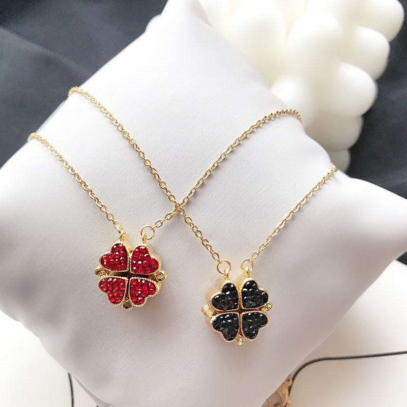 Vòng cổ Red Clover Titanium Lucky Love mặt kim cương pha lê