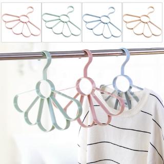 Giá Nhựa Treo Khăn Quàng Cổ Đa Năng Tiện Dụng