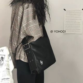 [có sẵn](xả giá gốc)(khách boom)TÚI ĐEO CHÉO BCY 28x27 01 UNISEX - ORDER