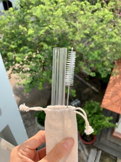 Ống hút thuỷ tinh