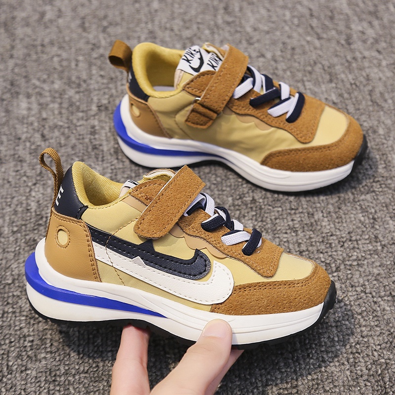Giày Sneaker Đế Mềm Thoải Mái Cho Bé