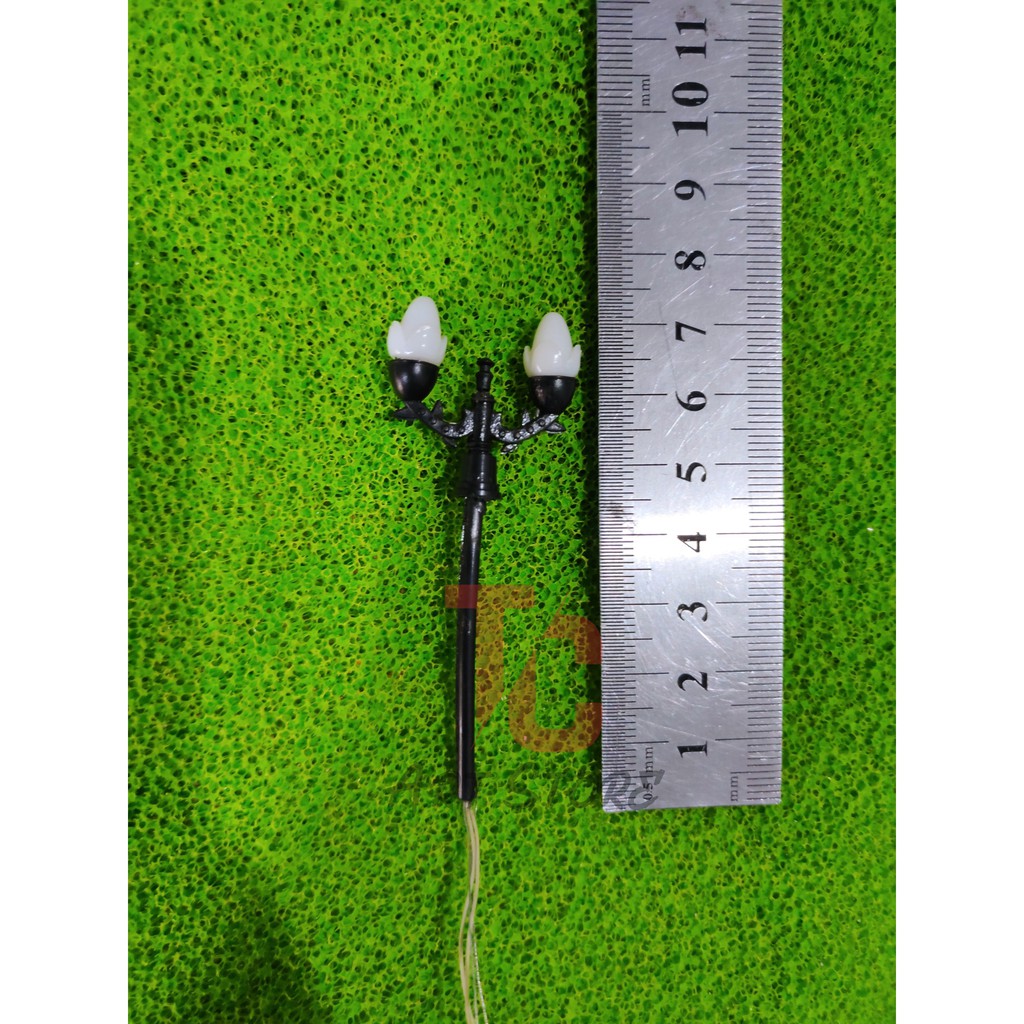 TIỂU CẢNH ĐÈN ĐƯỜNG( 2 BÓNG ĐÈN, SỬ DỤNG ĐIỆN 3V) dùng làm terrarium, mô hình trang trí, nhà que kem