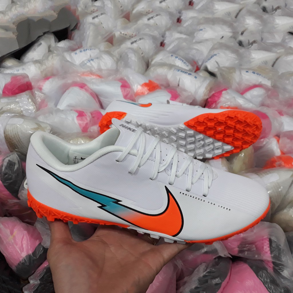 Giày Đá Bóng Mercurial Vapor 13 Trắng Vạch Cam TF