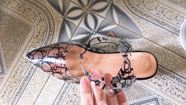 Giày sandal mũi nhọn mika chữ -quai chéo - gót mika ( cao cấp)