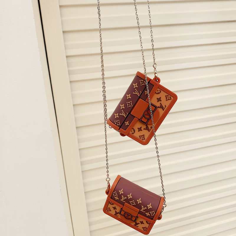 Vỏ silicone bảo vệ hộp sạc tai nghe thiết kế hình túi sang trọng và có dây đeo dạng xích thích hợp cho airpods 1/ 2 pro