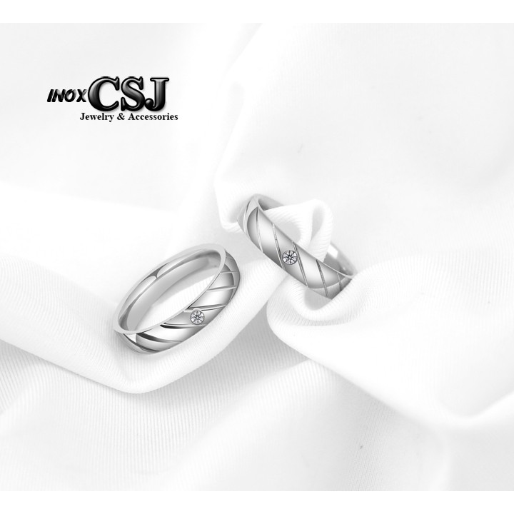 02 chiếc nhẫn cặp đôi tình nhân inox cao cấp sọc xéo kết hợp đính xoàn đẹp, không đen - tặng hộp đựng xinh xắn