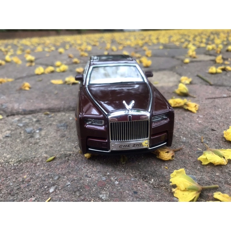 Xe mô hình ô tô hạng sang Rolls Royce tỷ lệ 1/24 màu đỏ đô