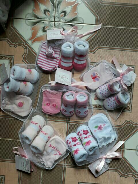 Combo 2 đôi tất hộp quà Carter sơ sinh