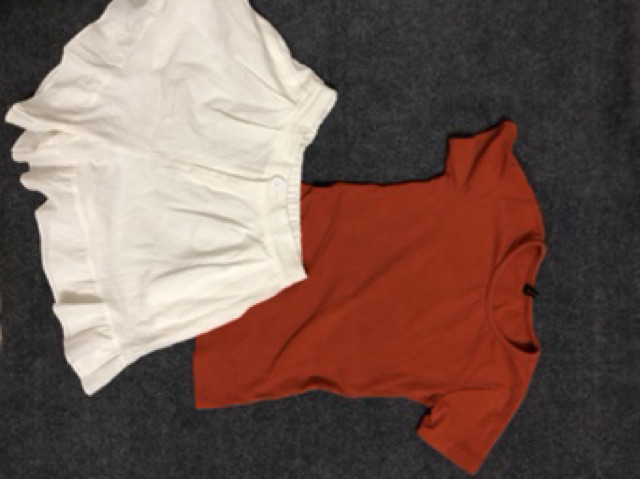 Thanh lý áo thun màu cam và quần váy