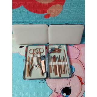 Bộ bấm móng hồng 18 chi tiết vô cùng tiện lợi, xinh xấn