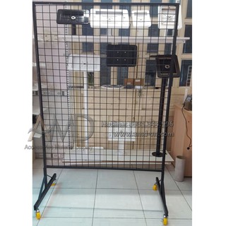 Khung lưới có chân kèm theo bánh xe