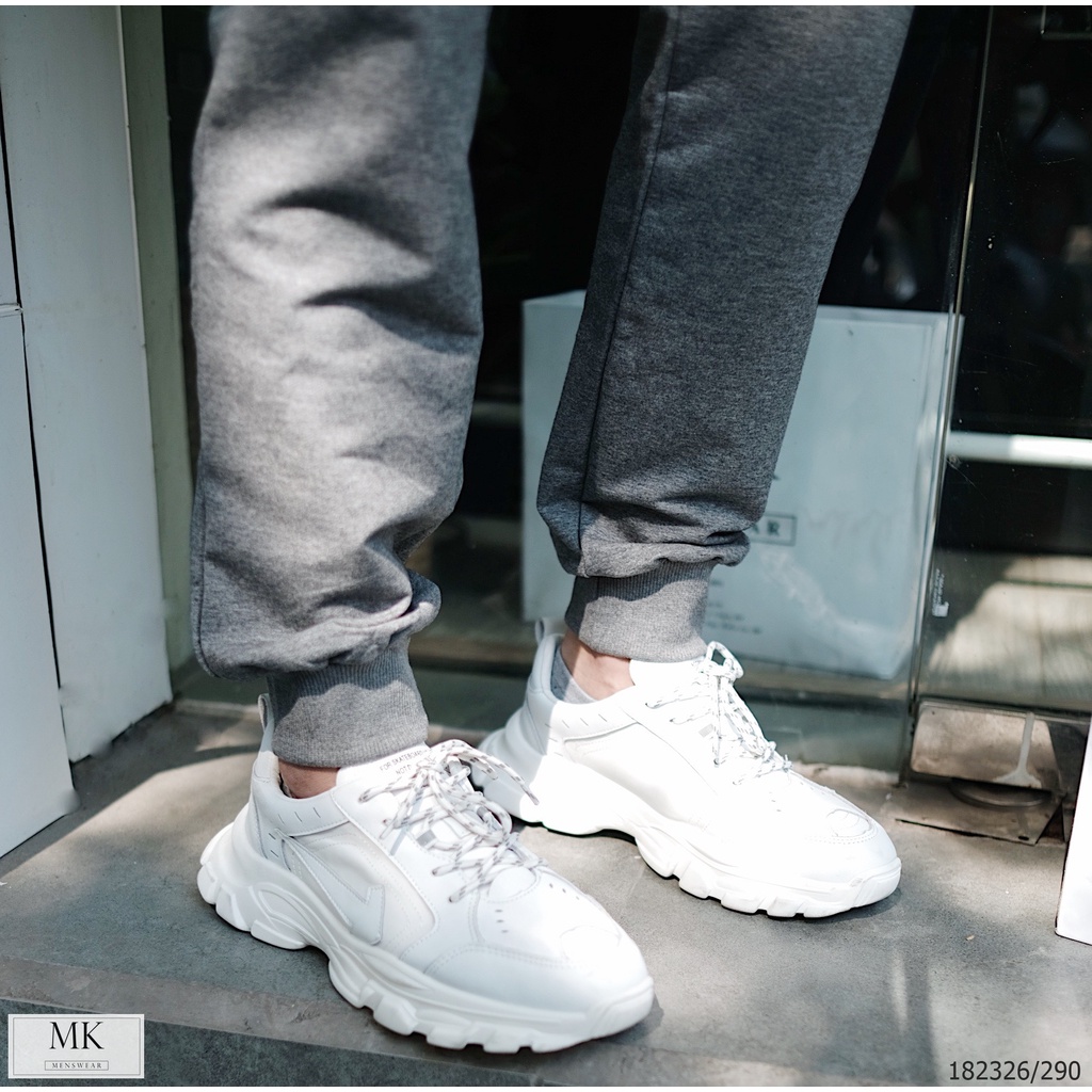 Quần Jogger Nỉ Xuất Dư Logo Đùi 2 Màu Basic